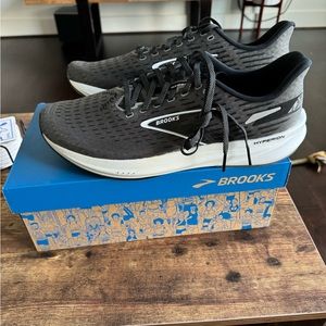 Brooks Hyperion
